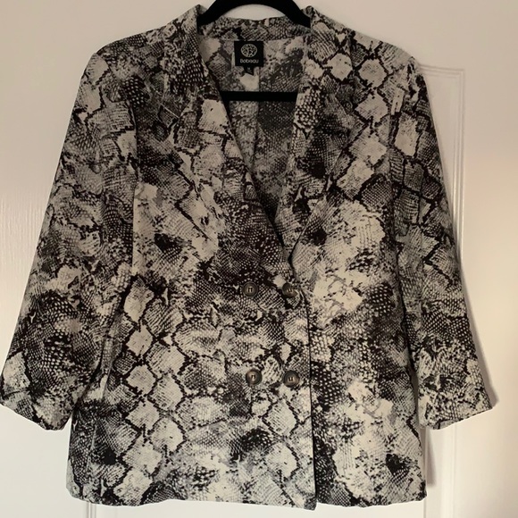 Snake Print Blazer - Picture 2 of 7